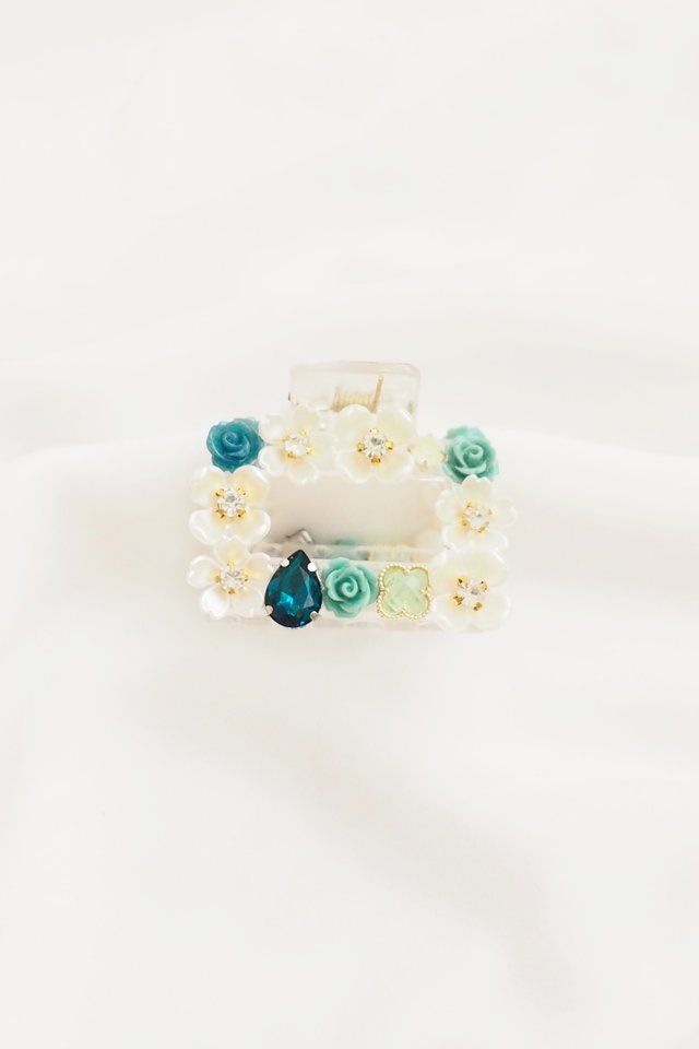 Fancy Medium Rectangle Claw Clip in D