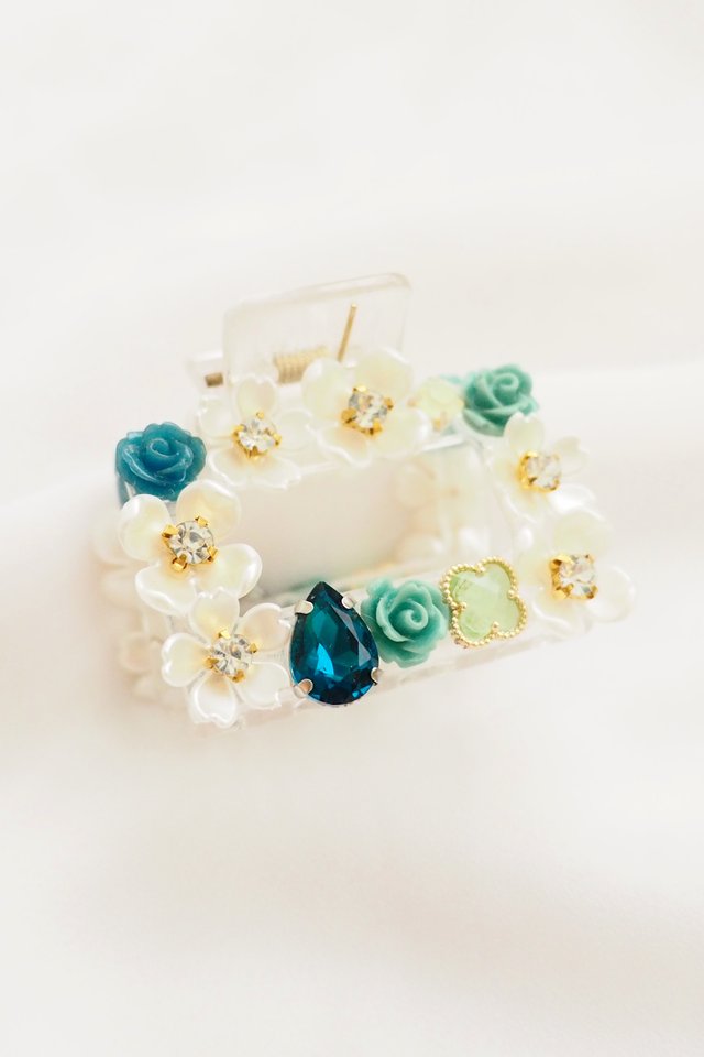 Fancy Medium Rectangle Claw Clip in D