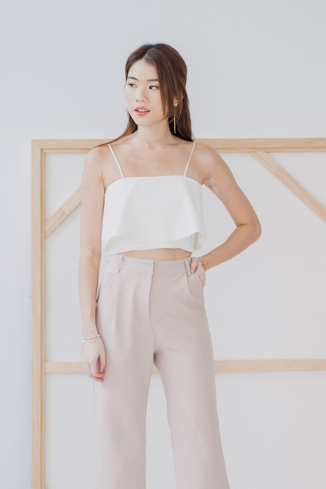 Maddie Basic Top in White (S)