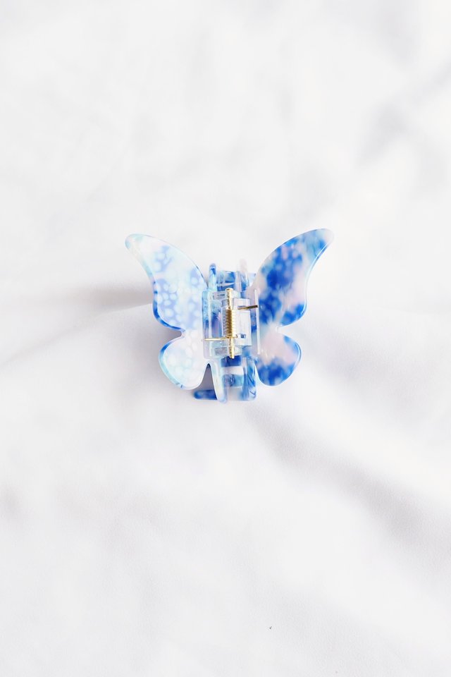 Medium Butterfly Claw Clip in Blue Glass